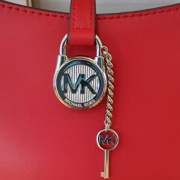 Michael Kors Lyra Red Leather Shoulder Bag - Picture 6 of 6
